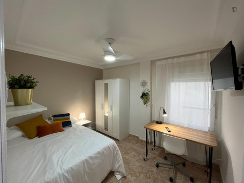 Charming single bedroom in shared flat close to the University of Zaragoza campus