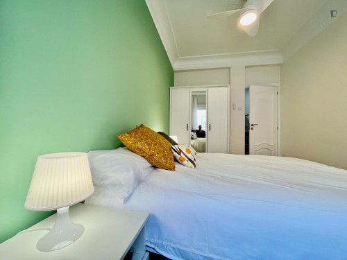 Cool double bedroom in shared flat near the University of Zaragoza