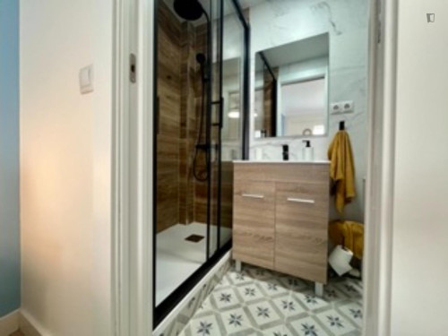 Splendid double ensuite bedroom with a kitchenette, near Parque del Castillo Palomar