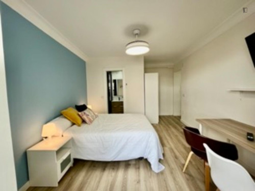 Splendid double ensuite bedroom with a kitchenette, near Parque del Castillo Palomar - Gallery - 20
