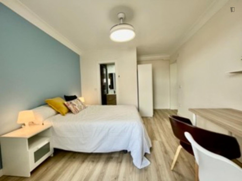 Splendid double ensuite bedroom with a kitchenette, near Parque del Castillo Palomar - Gallery - 19