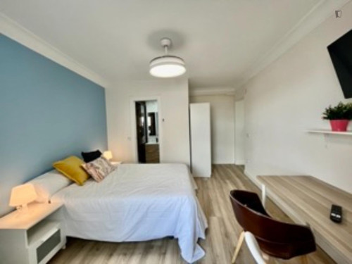 Splendid double ensuite bedroom with a kitchenette, near Parque del Castillo Palomar - Gallery - 21