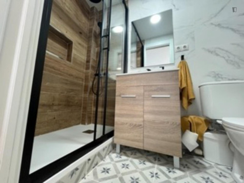Splendid double ensuite bedroom with a kitchenette, near Parque del Castillo Palomar