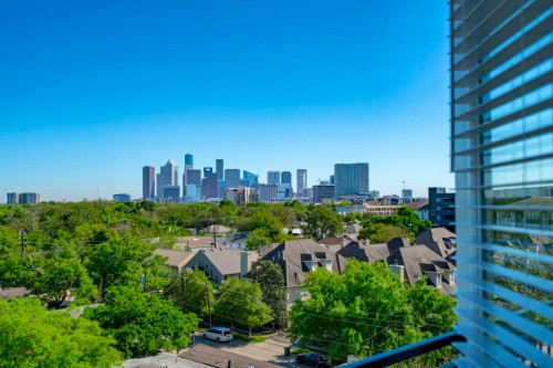 Sophisticated Coliving in Luxurious River Oaks, Vibrant Montrose Neighborhood