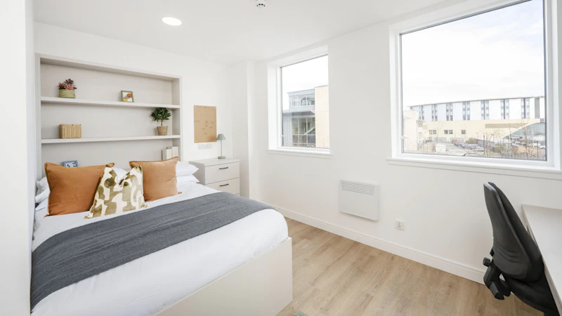  Classic Plus Studio  -  Discovery Studios  - Gallery -  1