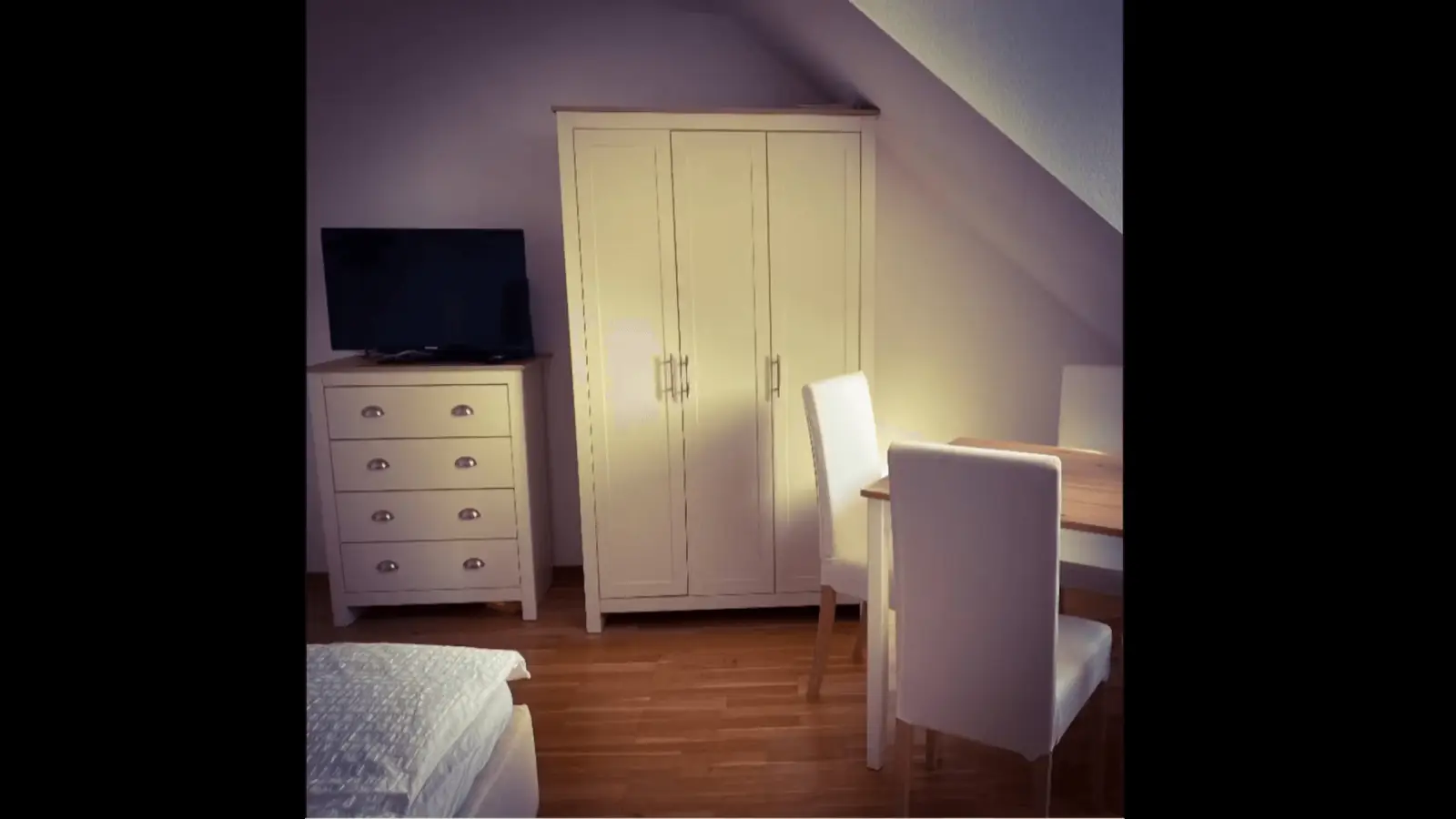  Lovely 3 Bedroom Loft Apartment  -  Lovely 3 bedroom loft apartment in Staufenstrasse  - Gallery -  10