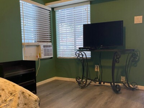 Private Bedroom w/ private entrance