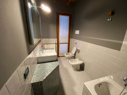 Elegant Open Space with Mezzanine and Terrace in Bergamo (BG) - Gallery - 7