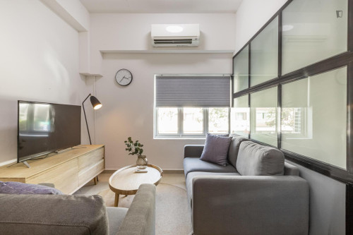 Appealing double bedroom in the Tiong Bahru district