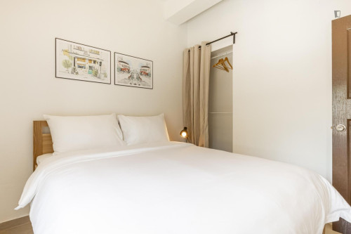 Appealing double bedroom in the Tiong Bahru district