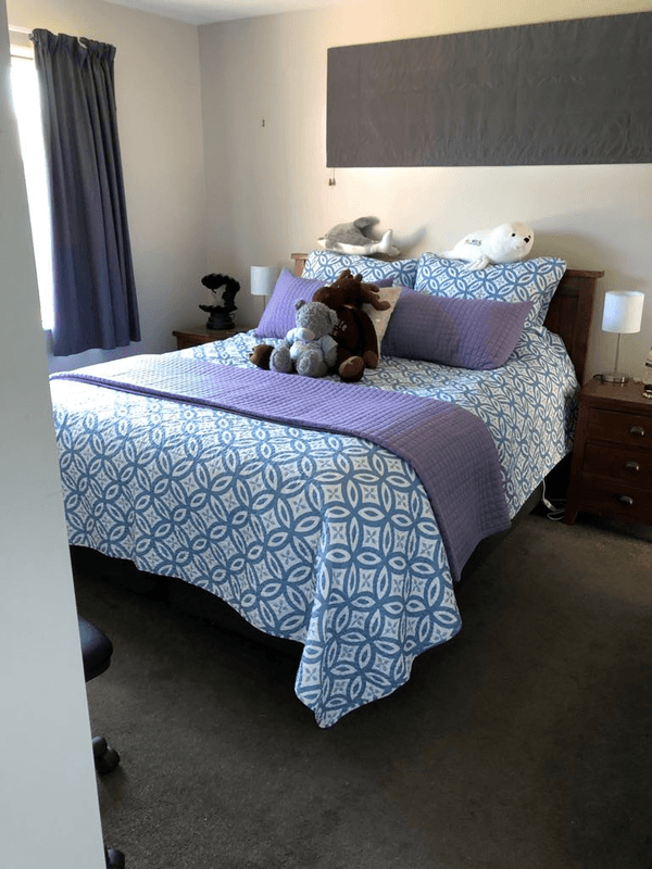 MAIN BEDROOM(Full Room) - 1 MAIN ROOM WITH KINGBED AN ENSUITE - Gallery - 1
