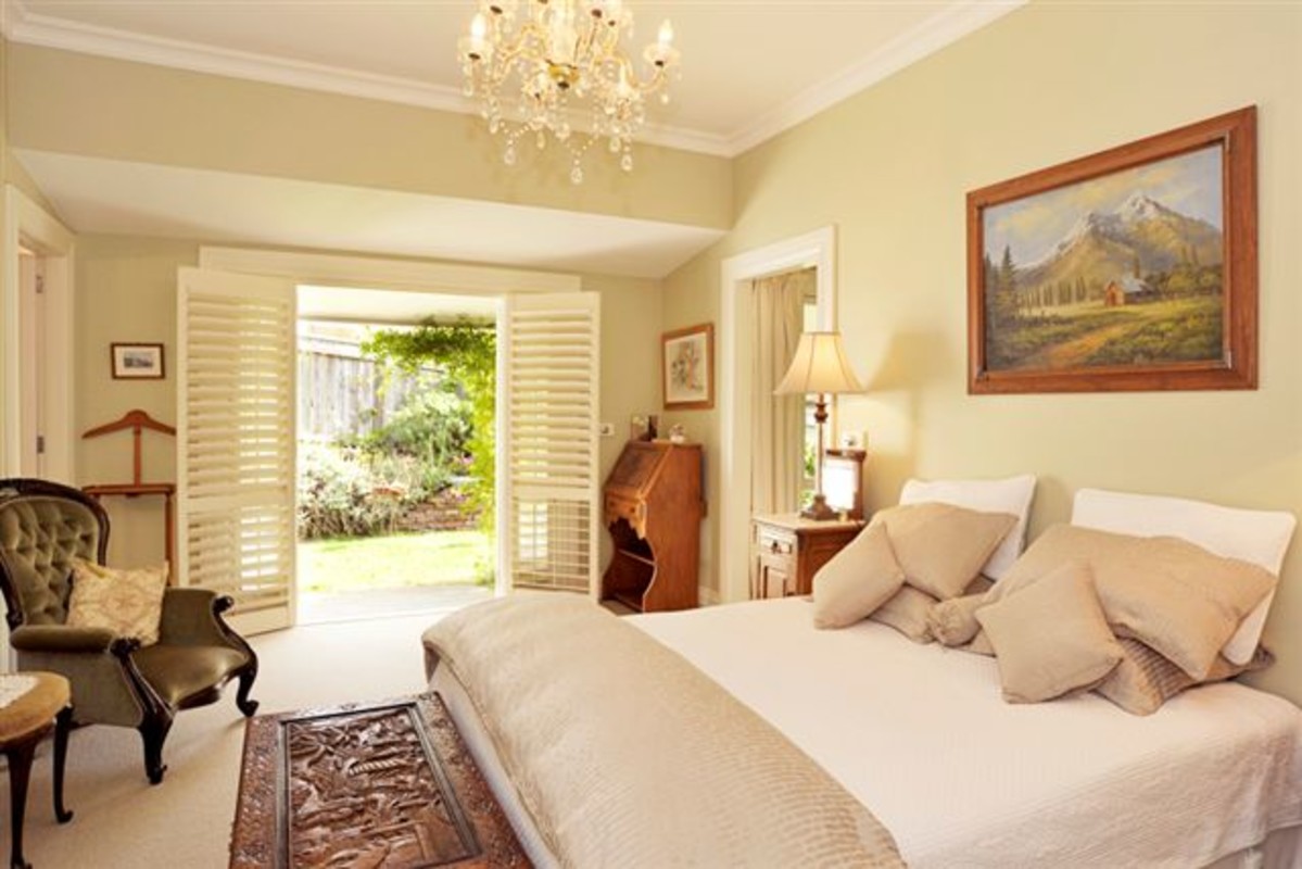  The Bowden Room(Full Room)  -  Friendly, professional hospitality   - Gallery -  1
