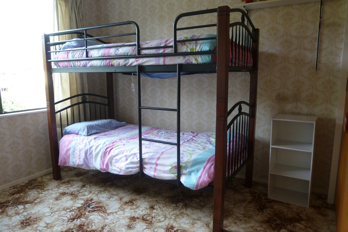 Looks Out Onto The Street(Single Bed) - 1