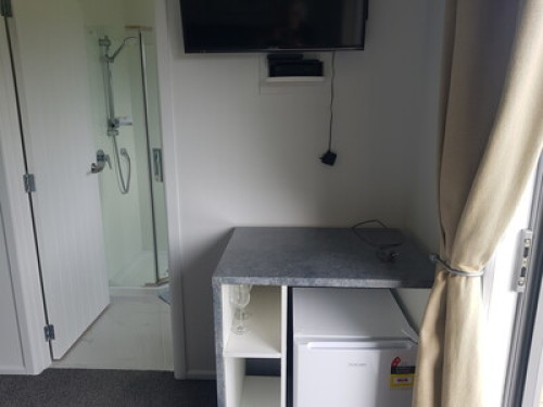 Sailing food and wine enthusiasts 