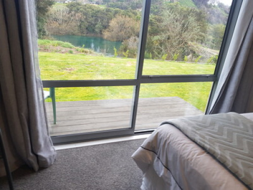 Sailing food and wine enthusiasts 