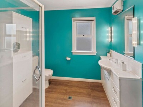 Close to Town  - Gallery - 6