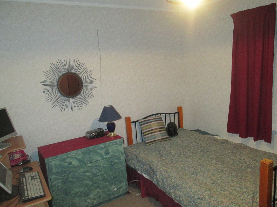  Back Room.(Full Room)  -  Quiet town nr tourist attractions  - Gallery -  1