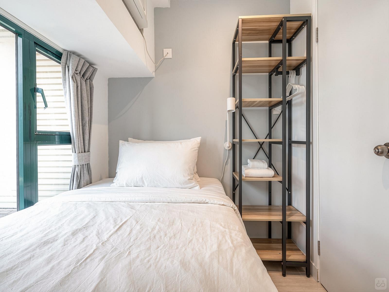  Private Room With Shared Bathroom 2  -  Chic and Comfortable Coliving in Scenic Kennedy Town Apartment  - Gallery -  17