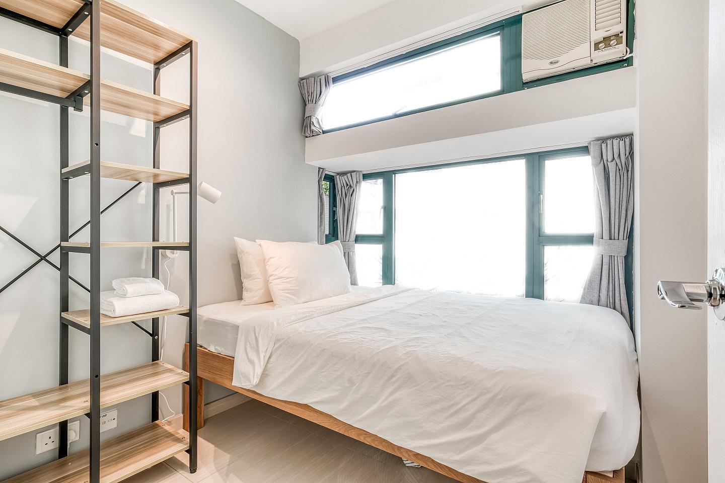  Private Room With Shared Bathroom 2  -  Chic and Comfortable Coliving in Scenic Kennedy Town Apartment  - Gallery -  11