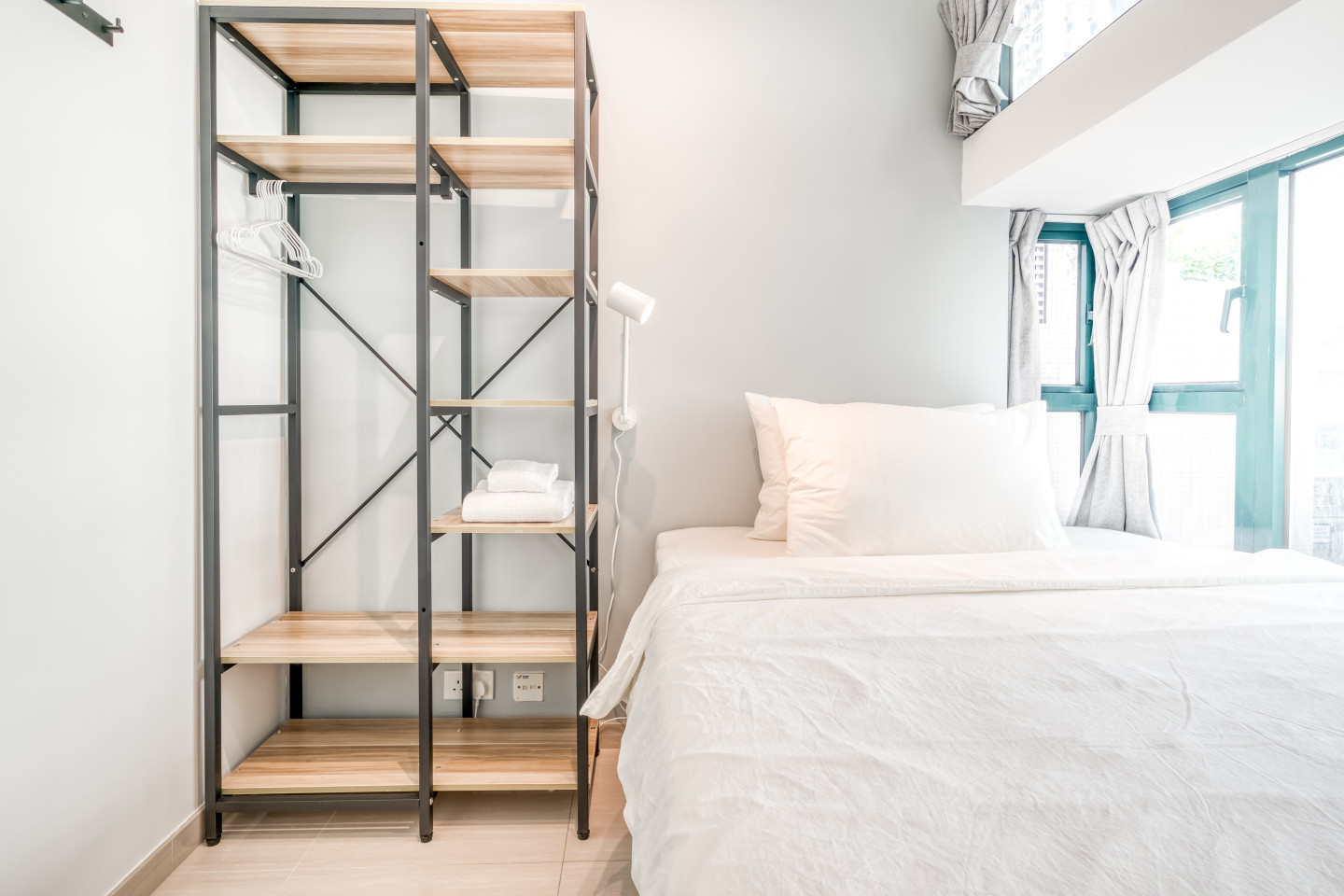  Private Room With Shared Bathroom 2  -  Chic and Comfortable Coliving in Scenic Kennedy Town Apartment  - Gallery -  4