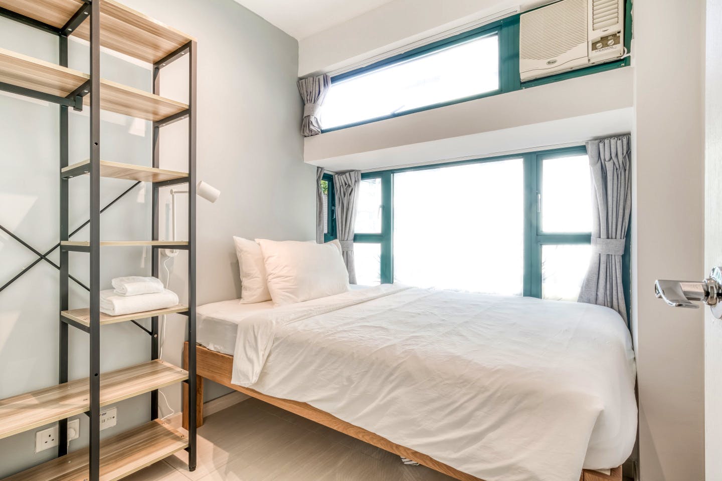  Private Room With Shared Bathroom 2  -  Chic and Comfortable Coliving in Scenic Kennedy Town Apartment  - Gallery -  19