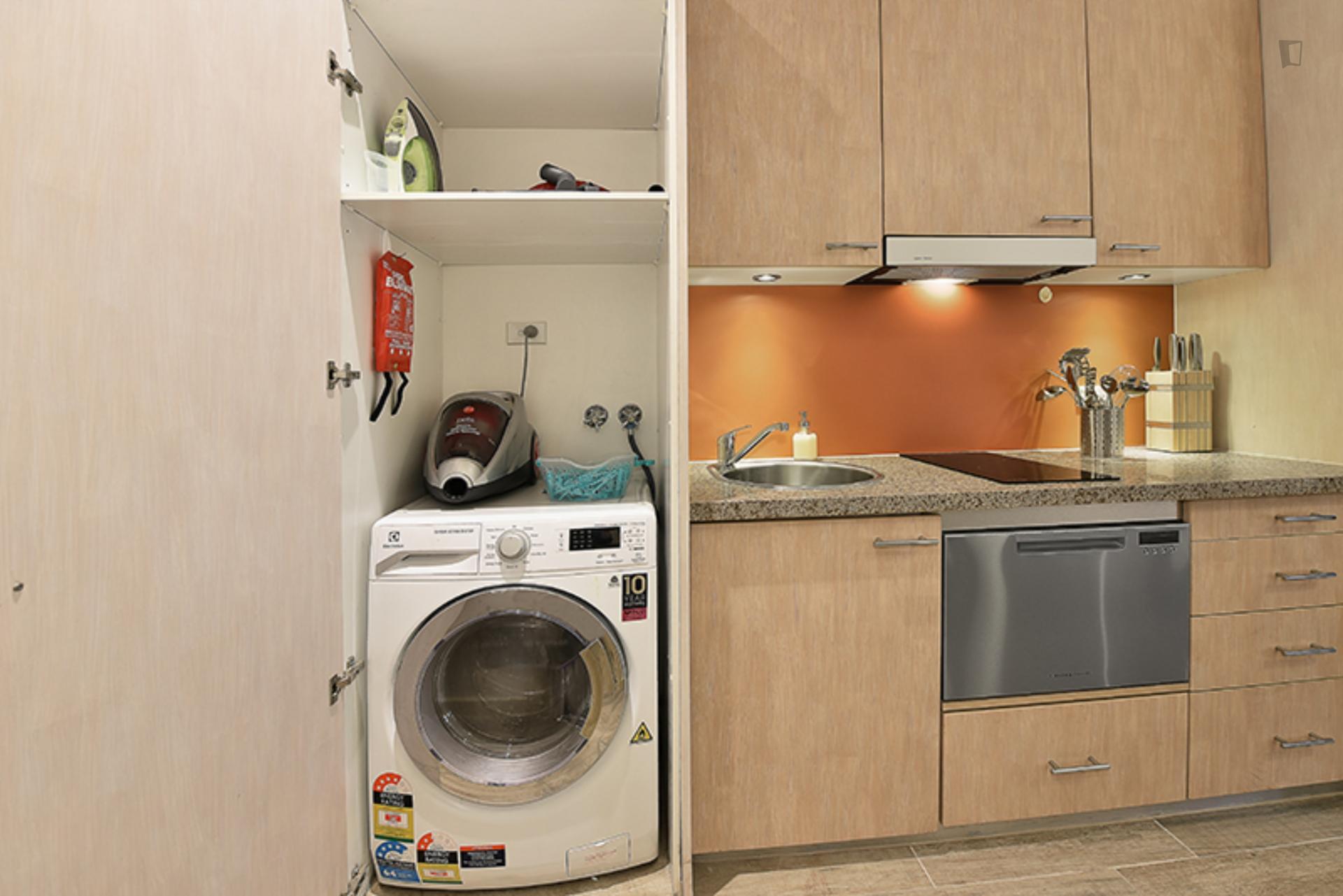 Lovely 1-bedroom apartment near Flinders Street Railway Station