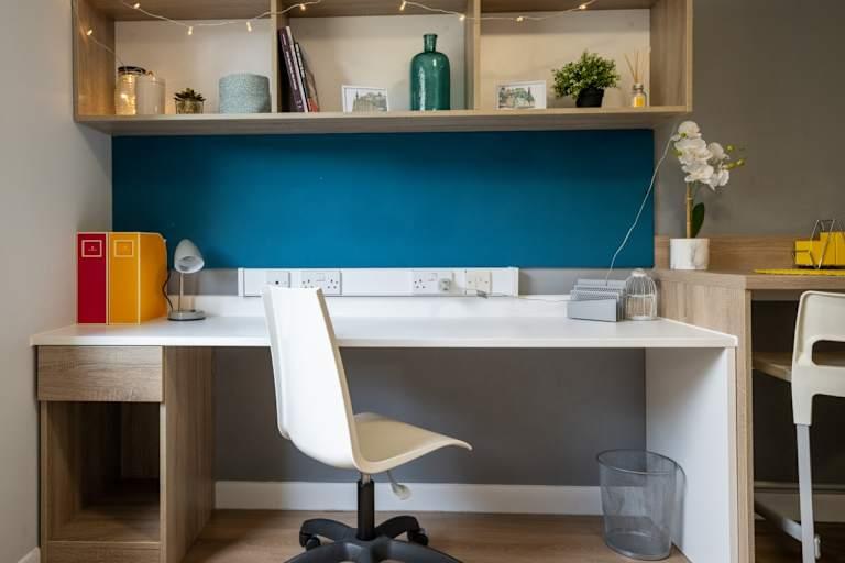 Lower Ground Floor Studio - 19
