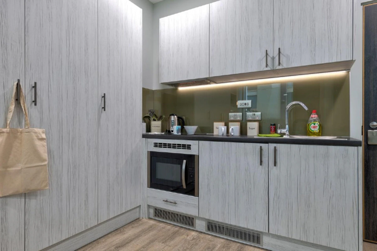 Premium Plus Studio - Flora Building - Gallery - 10