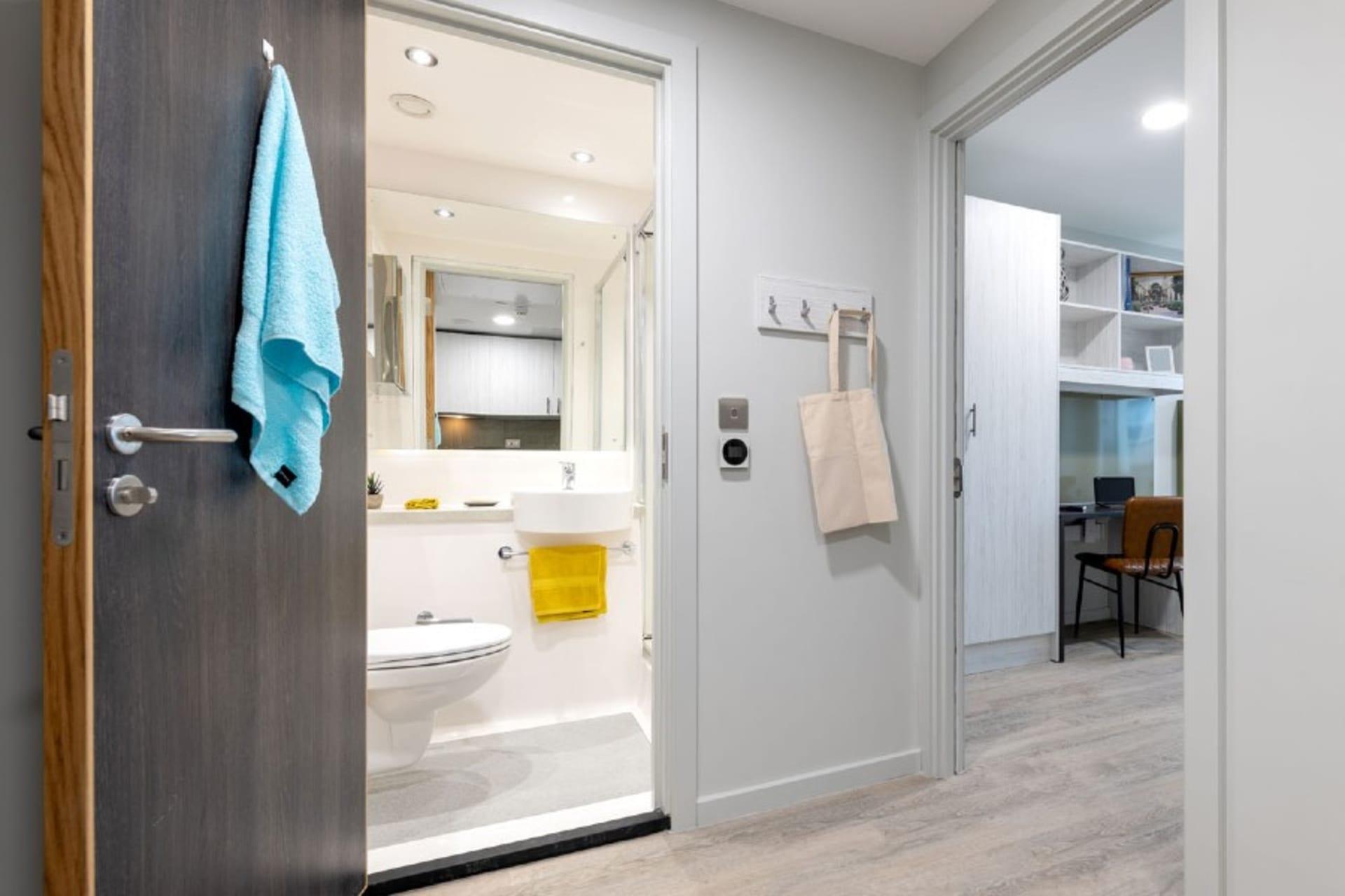 Standard 2 Bed Flat - Flora Building - Gallery - 19