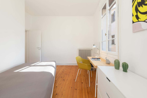 Room in Via Santa Caterina, Padova for 69 m² with 4 bedrooms