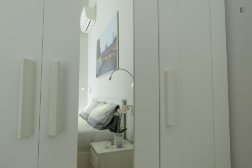 Beautiful 1-bedroom apartment on two levels with outdoor area, close to the city center