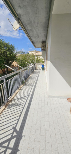 Single bedroom, with balcony, in 4-bedroom apartment - Gallery - 10