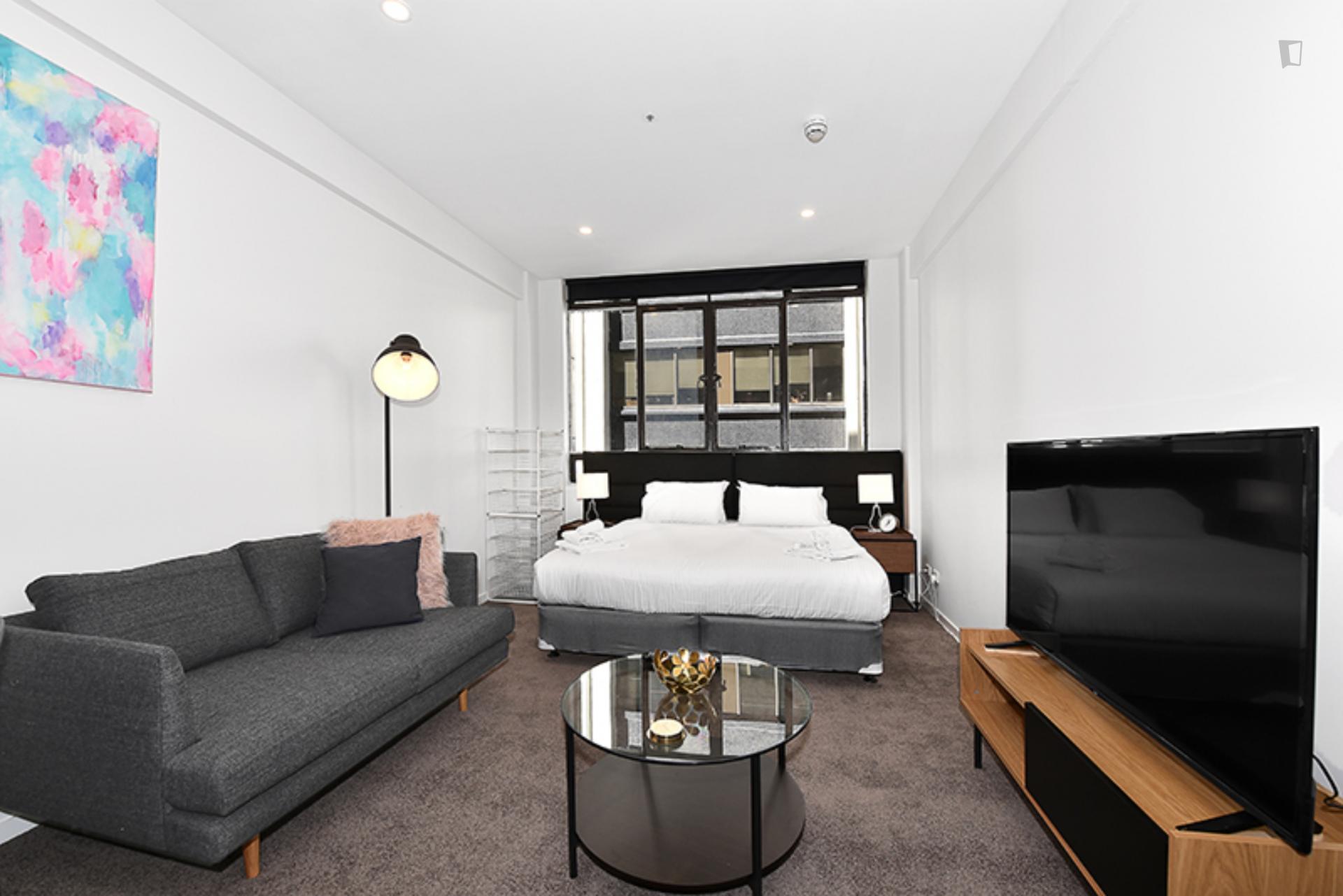 Cozy studio near Flagstaff train station