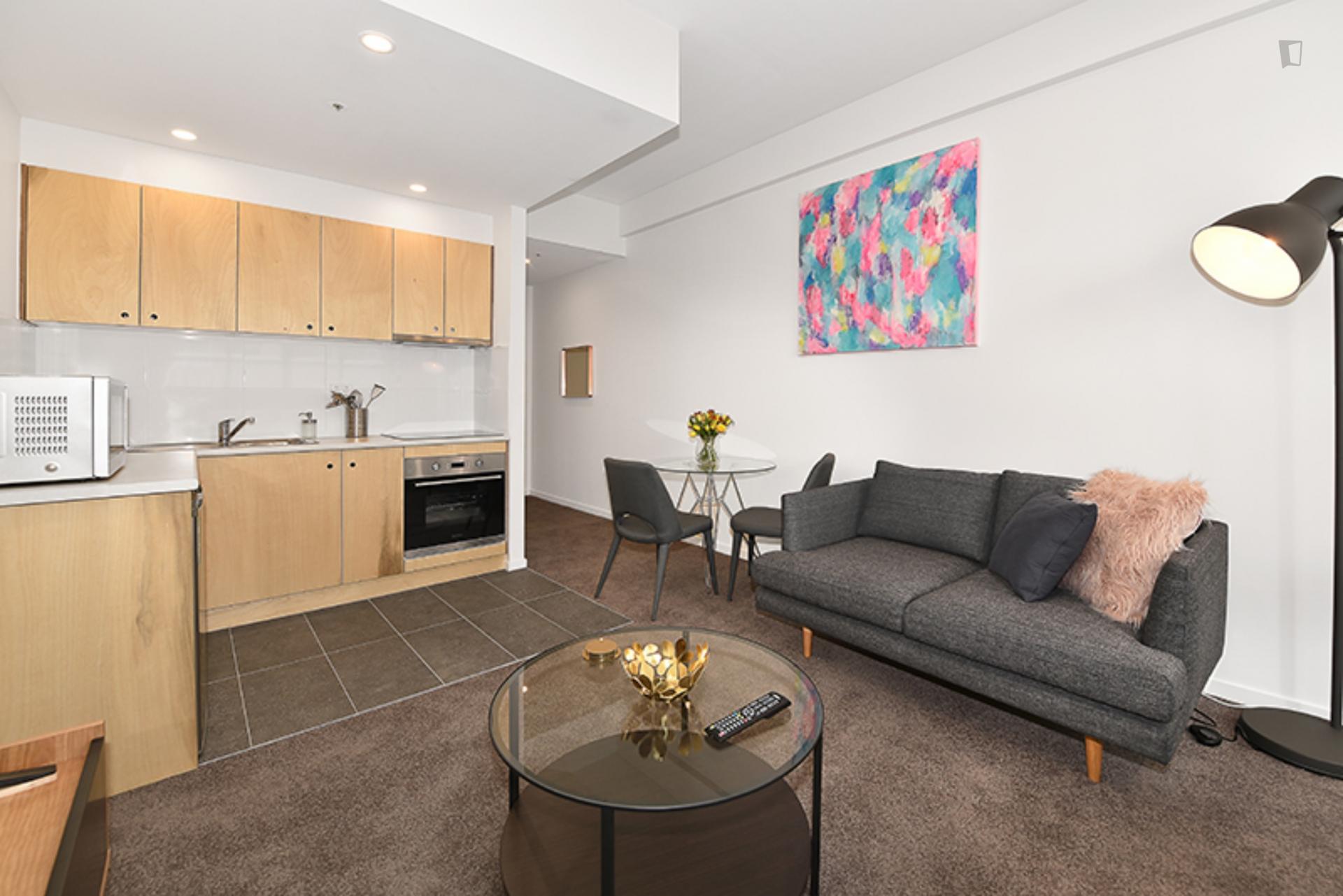 Cozy studio near Flagstaff train station