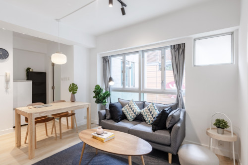 Comfort and Convenience in Stylish Coliving Space in Vibrant Sai Ying Pun Home