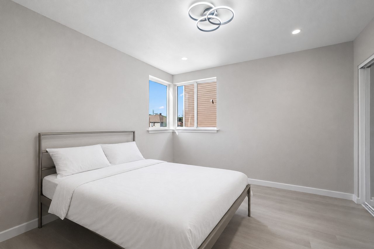 #1828: Boyle Heights - Queen Bedroom A - 13
