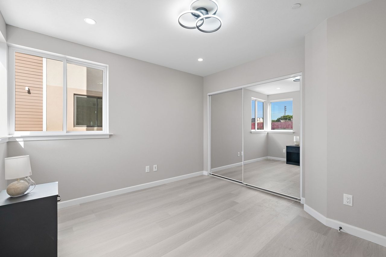  #1828: Boyle Heights - Queen Bedroom A  -  #1828: Boyle Heights  - Gallery -  3