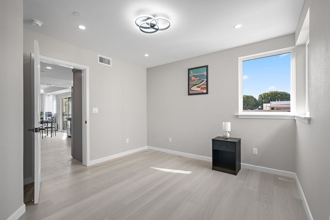  #1828: Boyle Heights - Queen Bedroom A  -  #1828: Boyle Heights  - Gallery -  4