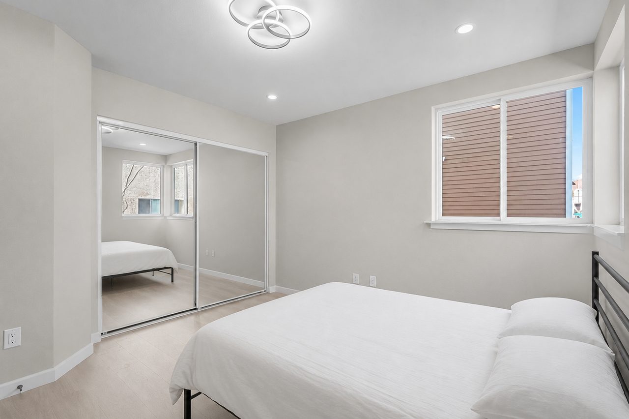 #1829: Boyle Heights - Queen Bedroom A - 4