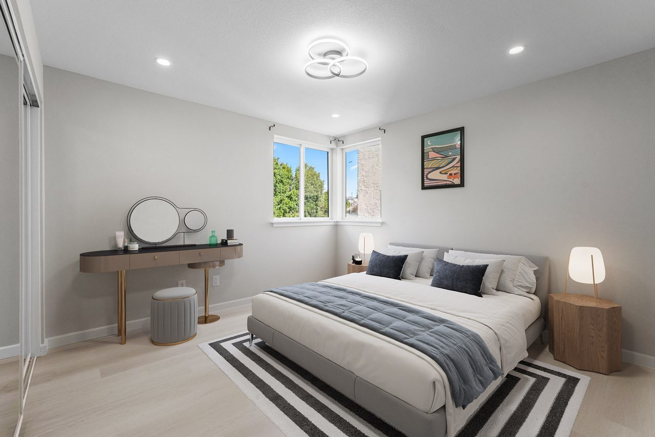  #1829: Boyle Heights - Queen Bedroom C /w Private Bathroom  -  #1829: Boyle Heights  - Gallery -  11
