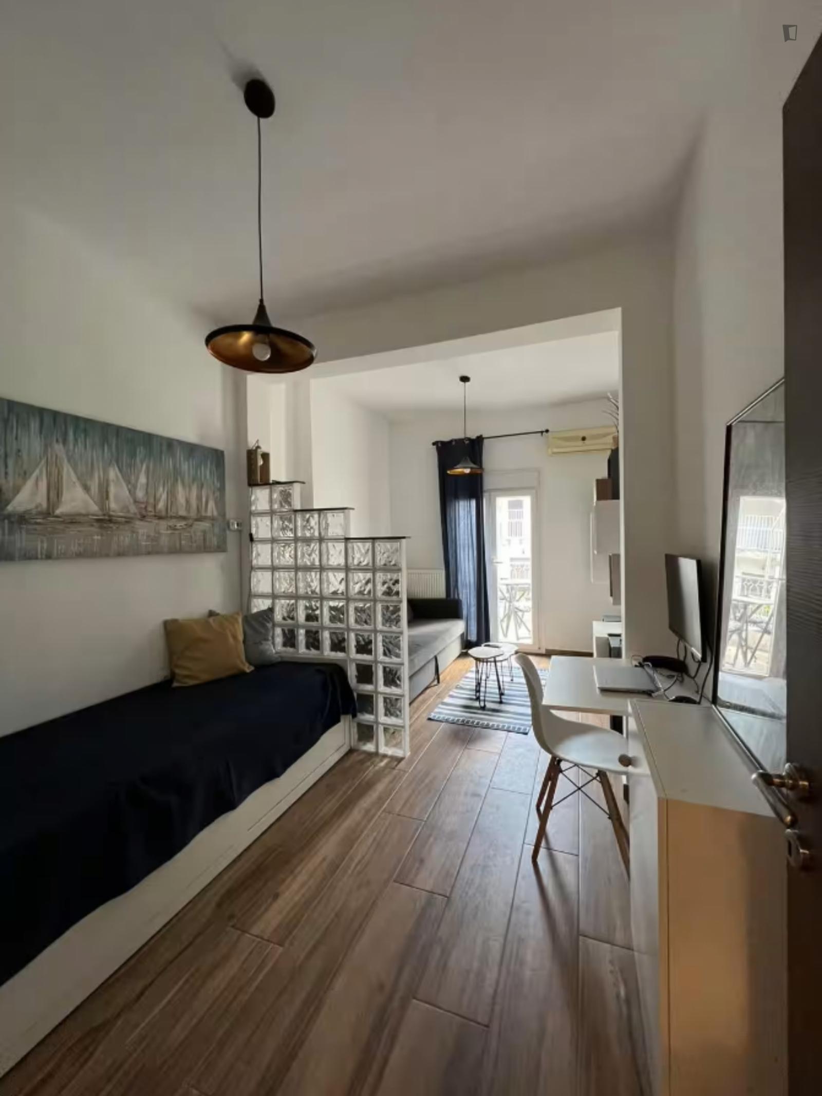 Spacious Single Bedroom With A Balcony Close To Holy Church Of The Holy Apostles  -  Spacious Single Bedroom with a balcony close to Holy Church of the Holy Apostles  - Gallery -  1