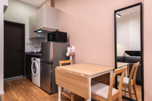 Mid-Century Modern Coliving Oasis in Historic Tai Ping Shan Apartment  - Gallery -  5