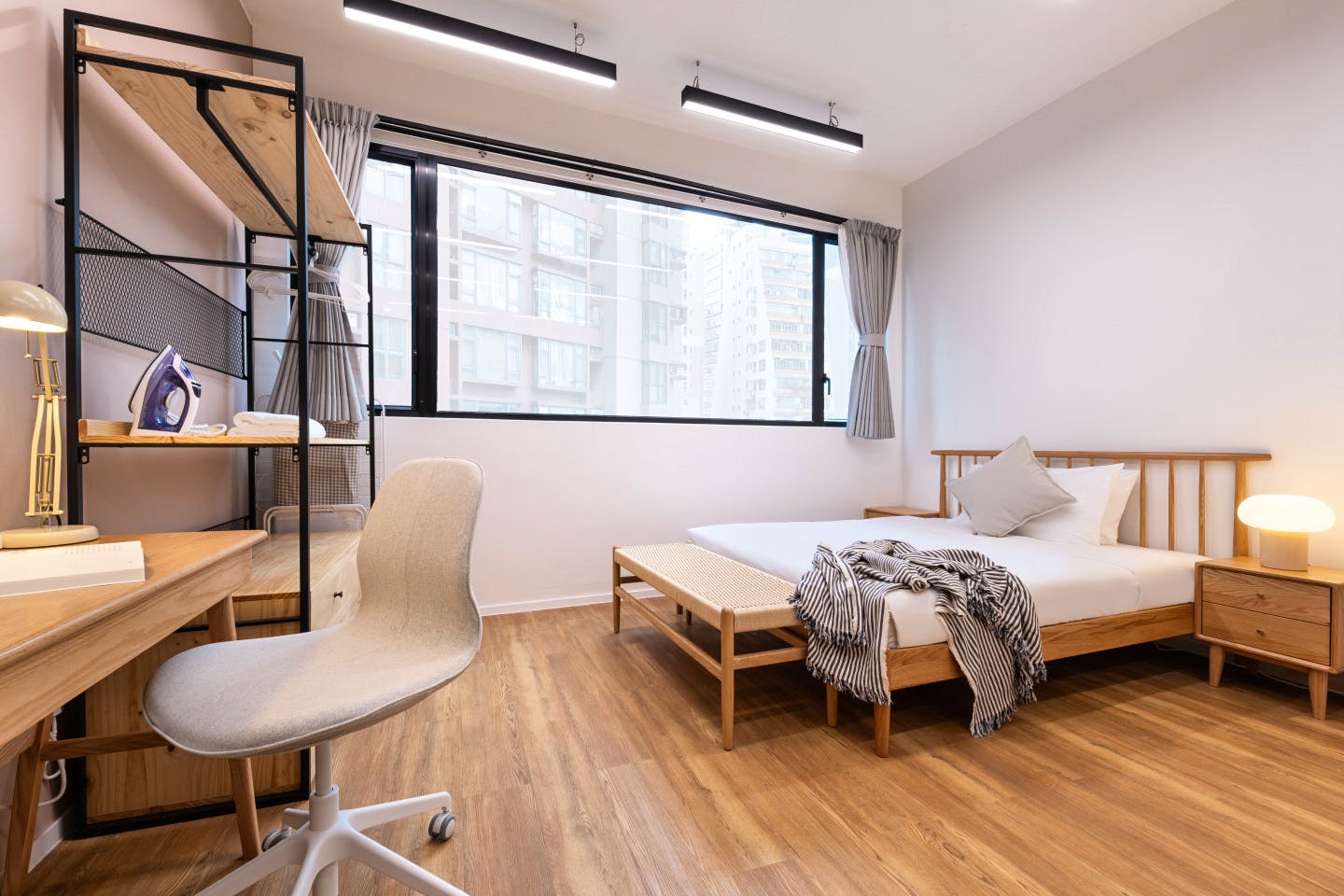  Medium Studio Apartment  -  Mid-Century Modern Coliving Oasis in Historic Tai Ping Shan Apartment  - Gallery -  3