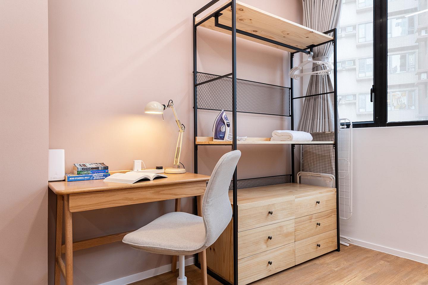  Medium Studio Apartment  -  Mid-Century Modern Coliving Oasis in Historic Tai Ping Shan Apartment  - Gallery -  41