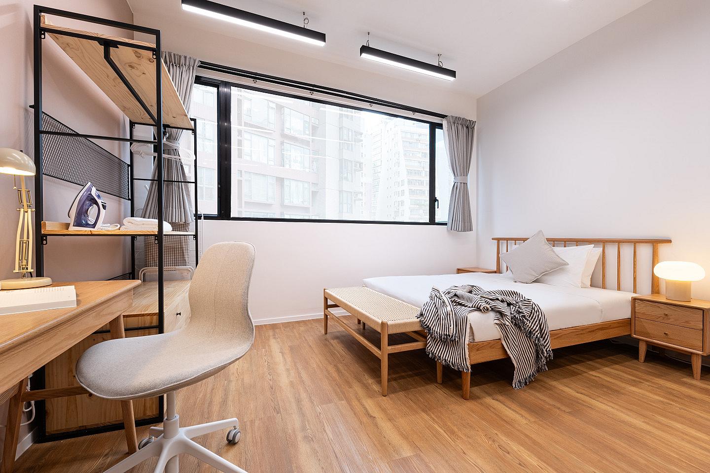  Medium Studio Apartment  -  Mid-Century Modern Coliving Oasis in Historic Tai Ping Shan Apartment  - Gallery -  30