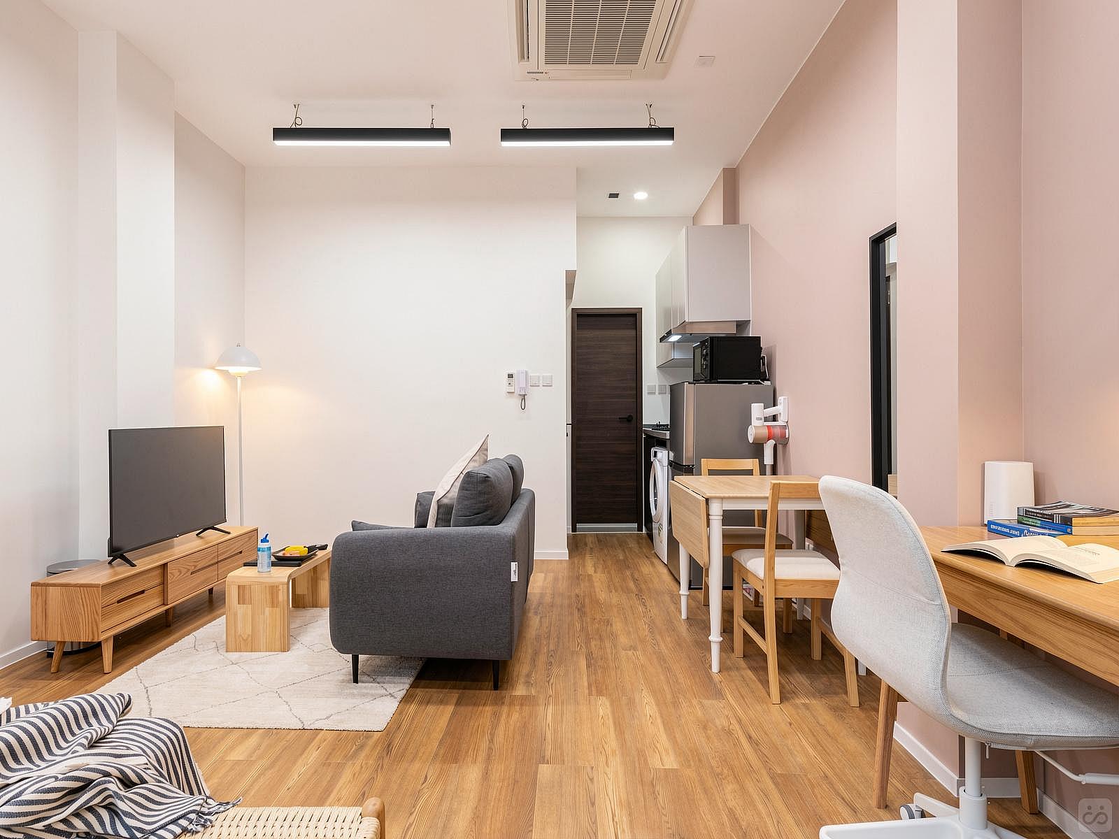  Medium Studio Apartment  -  Mid-Century Modern Coliving Oasis in Historic Tai Ping Shan Apartment  - Gallery -  51