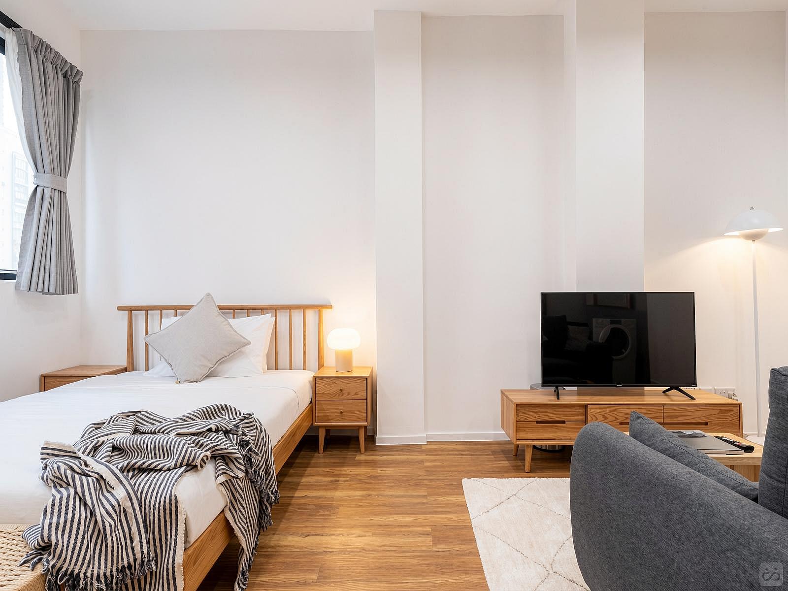  Medium Studio Apartment  -  Mid-Century Modern Coliving Oasis in Historic Tai Ping Shan Apartment  - Gallery -  47