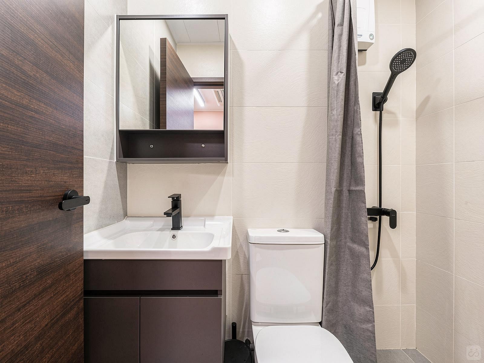  Regular Studio Apartment  -  Mid-Century Modern Coliving Oasis in Historic Tai Ping Shan Apartment  - Gallery -  70