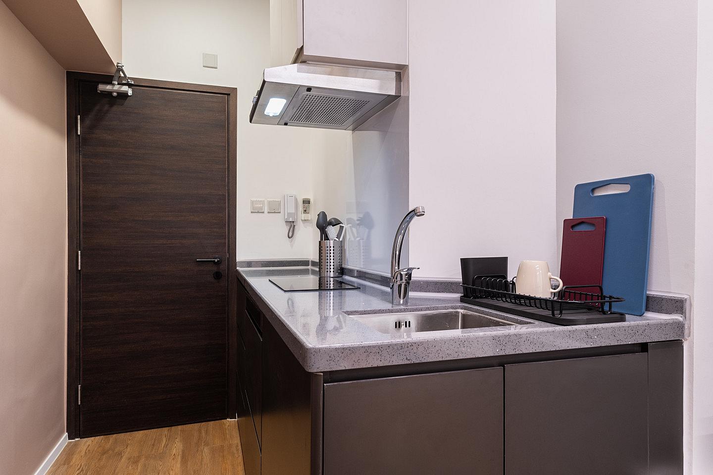  Regular Studio Apartment  -  Mid-Century Modern Coliving Oasis in Historic Tai Ping Shan Apartment  - Gallery -  51