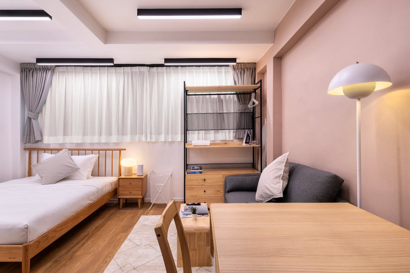  Regular Studio Apartment  -  Mid-Century Modern Coliving Oasis in Historic Tai Ping Shan Apartment  - Gallery -  6